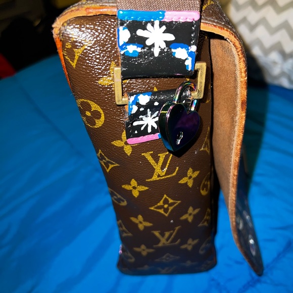 Fully customized blue bubble heart 💙✨ 🫧 Louis Vuitton abbesses messenger bag - Picture 16 of 16